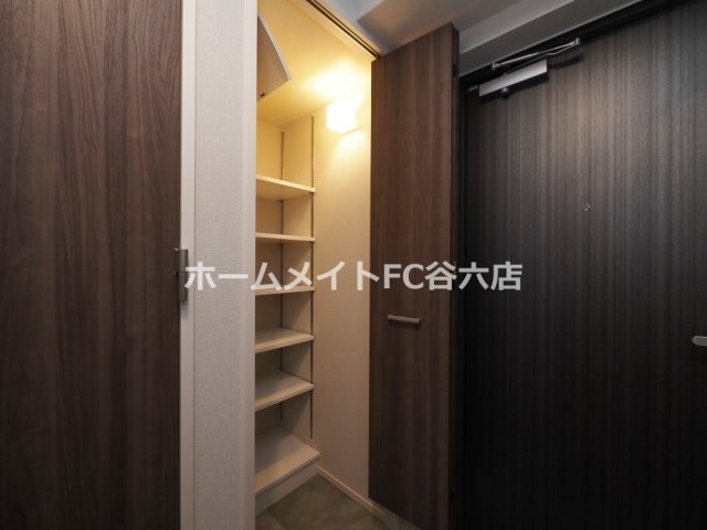 拡大写真:グランセジュール大国町 4階415の玄関
