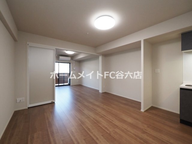 拡大写真:グランセジュール大国町 4階415の居間