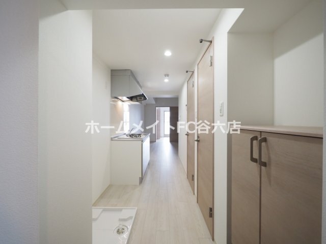 拡大写真:AND TERRACE 文の里 2階208の玄関
