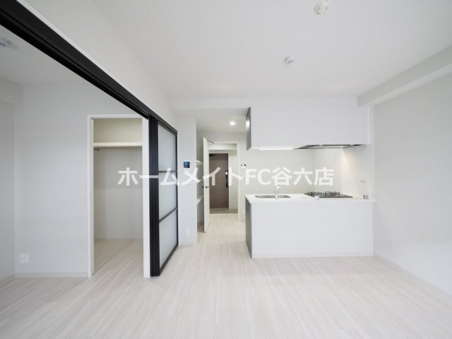 拡大写真:Alivis三国本町 2階201の居間