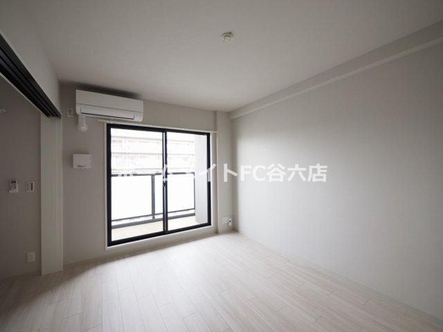 拡大写真:Alivis三国本町 2階202の居間
