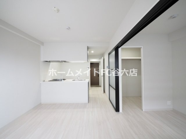 拡大写真:Alivis三国本町 2階202の居間