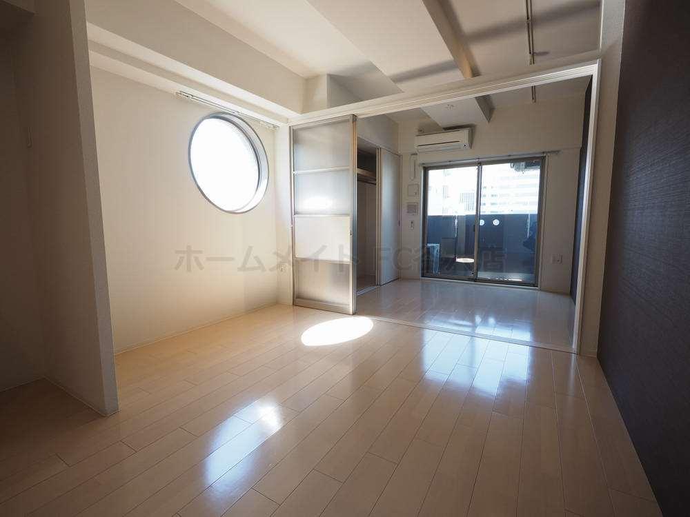 拡大写真:SERENiTE本町エコート 8階813の居間