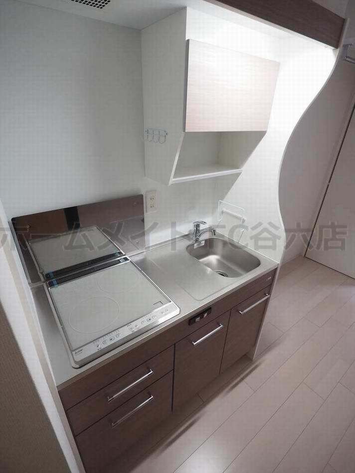 拡大写真:SERENiTE本町reflet 7階702のキッチン