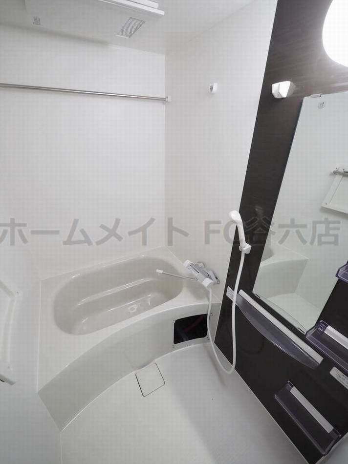 拡大写真:SERENiTE本町reflet 7階702の風呂
