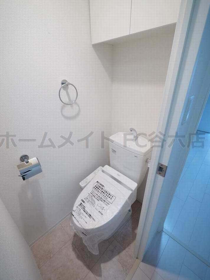 拡大写真:SERENiTE本町reflet 7階702のトイレ