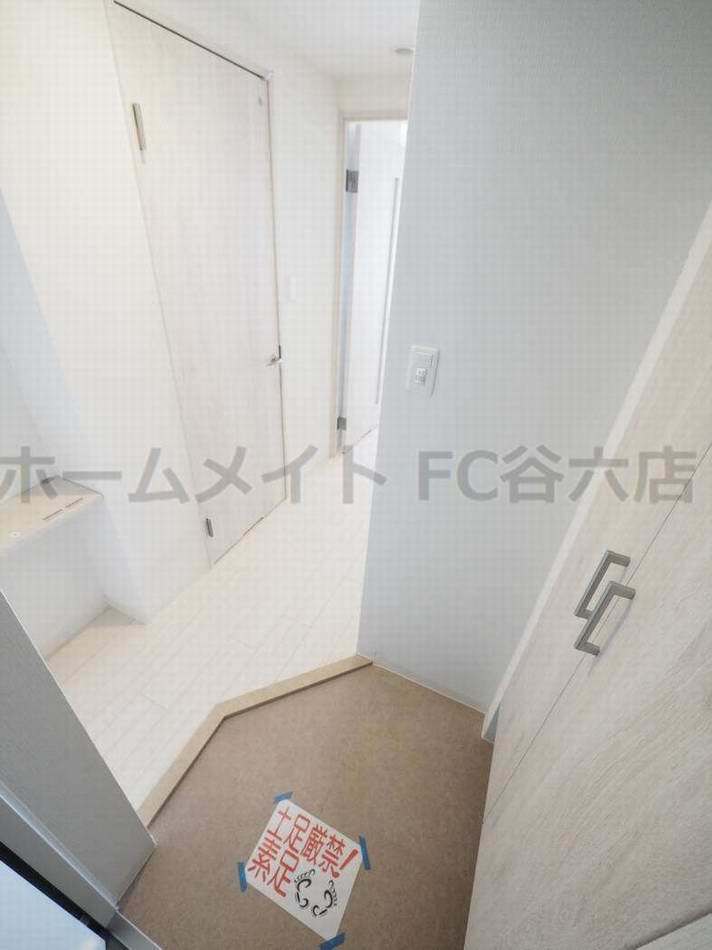 拡大写真:フォーリアライズ本町レクス 7階702の玄関