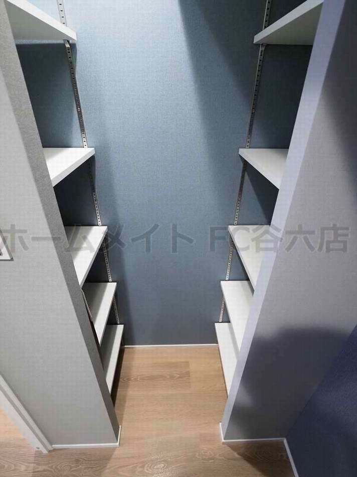 拡大写真:BRAVE松屋町 2階202の玄関