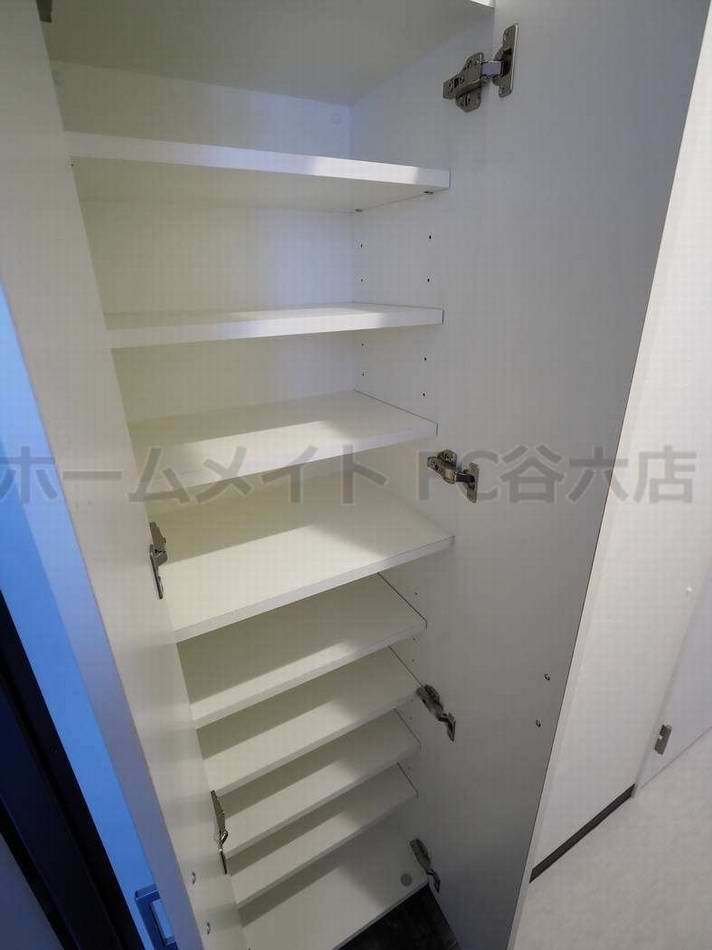 拡大写真:U-ro松屋町 5階503の玄関