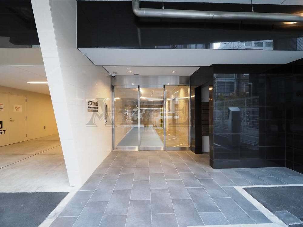 拡大写真:セレニテ堺筋本町プリエ 9階903のエントランス
