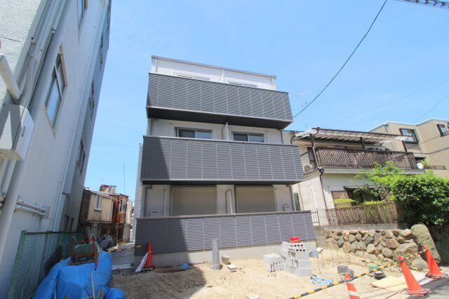 キャトルセゾン豊中本町の外観