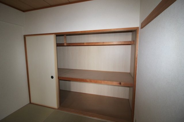 拡大写真：プリムベール向丘 1階101の収納