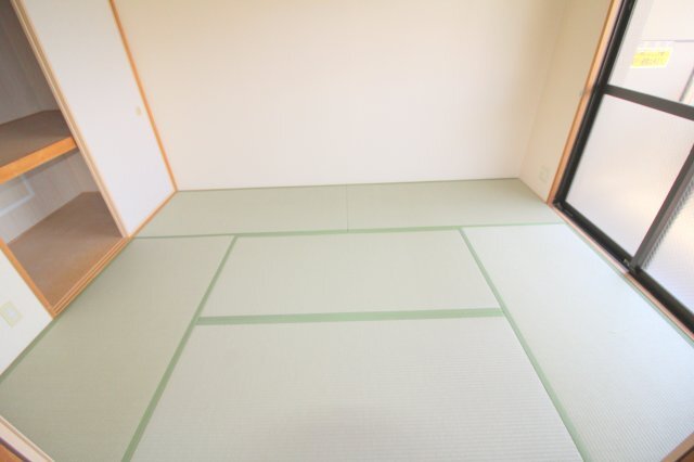 拡大写真:エスポワール豊中宮山 2階206の和室