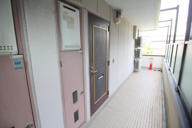 拡大写真:サンマルコ 3階303の玄関