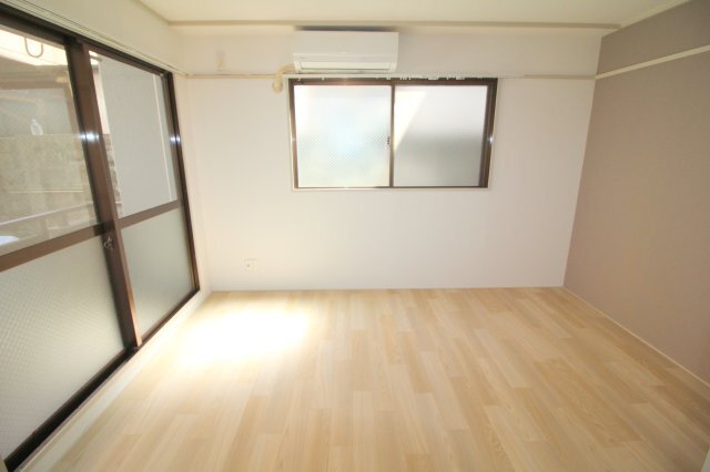 拡大写真:キャロル豊中本町Ⅱ 2階202の寝室