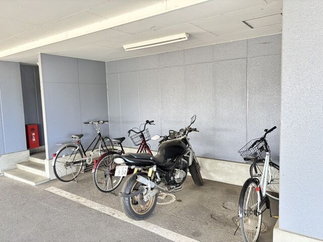拡大写真:ロイヤルハートピア 4Fの外観