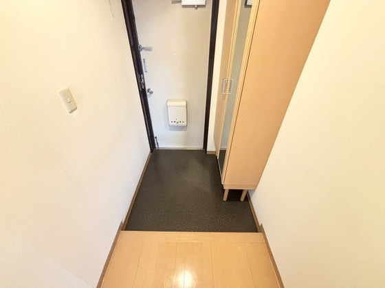 拡大写真：シャトーカワイ 4階404の玄関