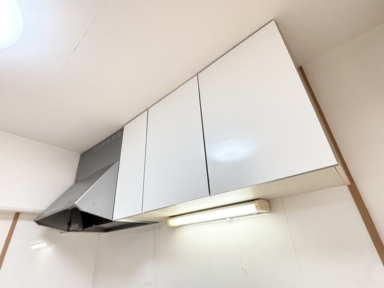 拡大写真：シャトーカワイ 4階404のキッチン収納