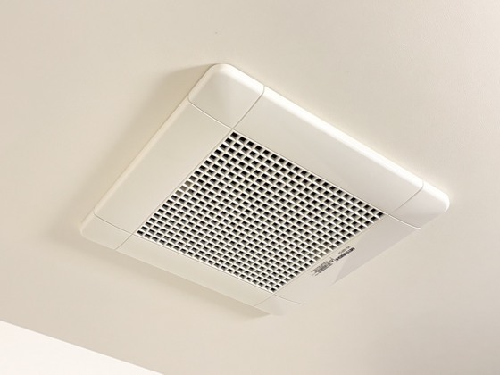 拡大写真：シャトーカワイ 4階404の浴室換気扇