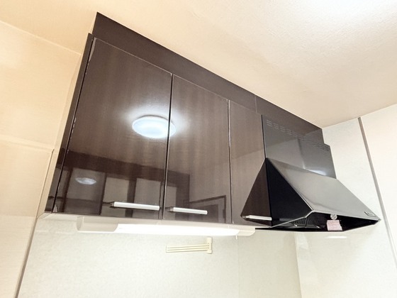 拡大写真:シャトーカワイ 4階405のキッチン収納