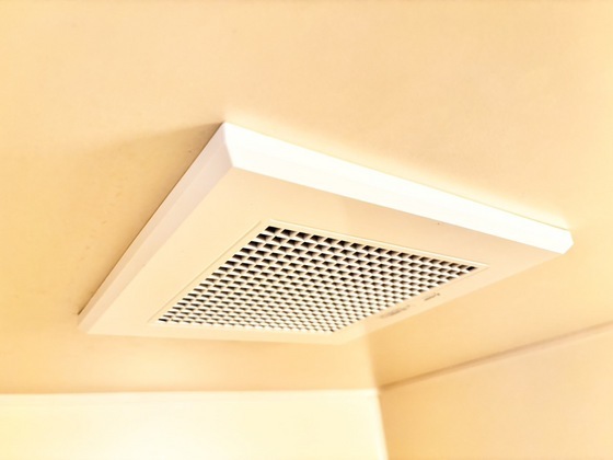 拡大写真:ロイヤルハートピア 4Fの換気扇