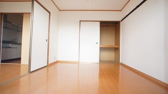拡大写真:ルミナーリアⅠ 1階102の内観