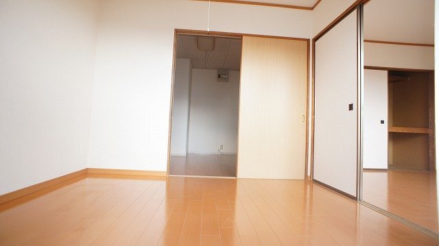 拡大写真:ルミナーリアⅠ 1階102の内観