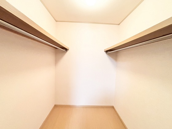 拡大写真：Ｍａｉｓｏｎ　Ｓｙｍｐｈｏｎｙ　Ｂ 2階B3のウォークインクローゼット