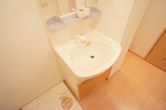拡大写真:Plaire C 2階201の洗髪洗面化粧台