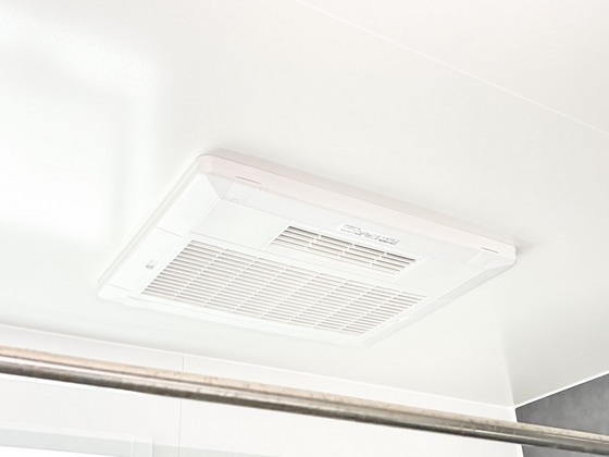 拡大写真:リーブルファイン柳山津興 2階103の浴室換気乾燥機