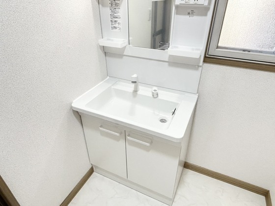 拡大写真:下弁財津興一戸建て 2階1の洗髪洗面化粧台
