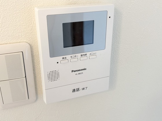 拡大写真:平屋レトロハウス 1階1のカメラ付きインターホン