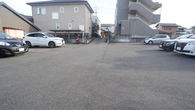 拡大写真:マルセイユ 3階301の外観