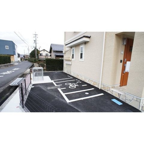拡大写真:アトラス凛 2階Bの外観