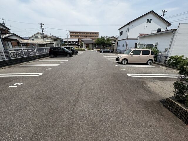 拡大写真:ベルスリーズB 1階102の外観