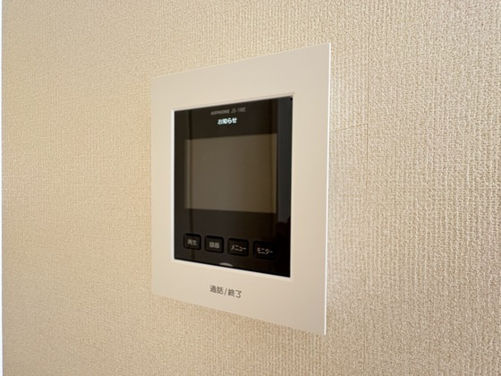 拡大写真:ベルスリーズB 1階102のカメラ付きインターホン