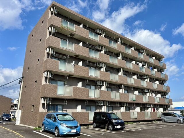 道伯ゴールドヒルズグッドスリーの外観