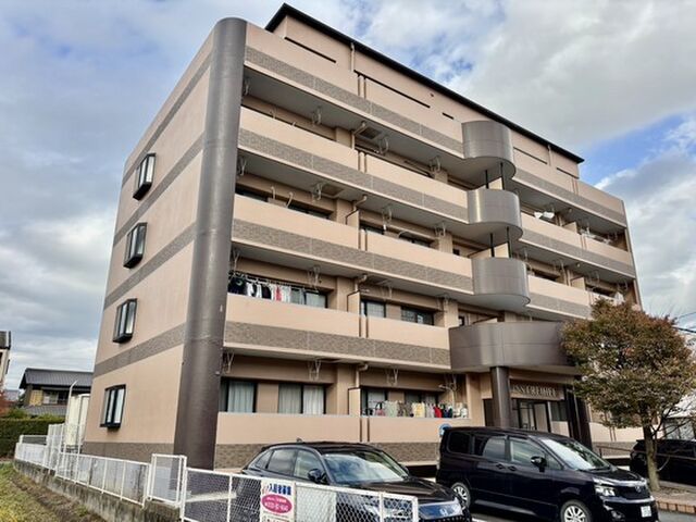 アインスフライハイトの外観