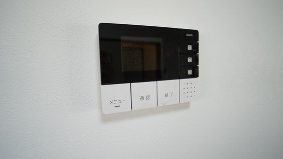 拡大写真:コーポ八幡 2階2Cのカメラ付きインターホン
