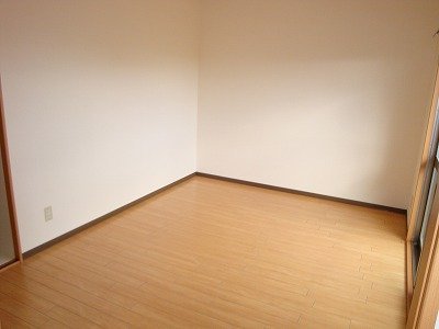 拡大写真:ルミエール栄 2階213の内観