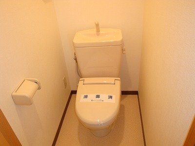 拡大写真:ルミエール栄 2階213の内観