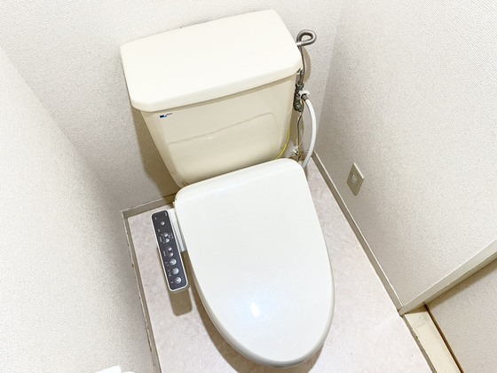 拡大写真:サニーサイド竹野 4階403のシャワー付きトイレ
