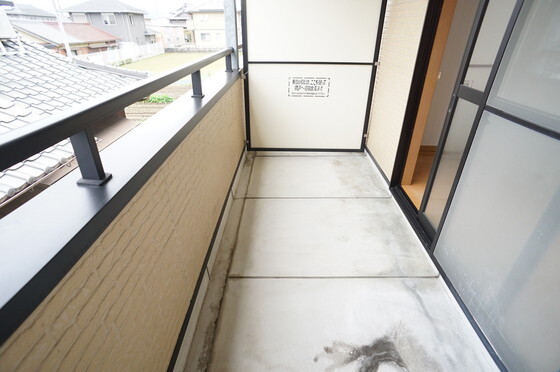 拡大写真:ワカバハイツ 1階B102のベランダ