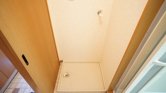 拡大写真:サンヒルズ鈴鹿Ⅰ 1階102の室内洗濯機置き場