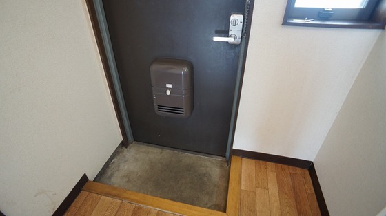 拡大写真:コーポ1K 南棟 1Fの玄関