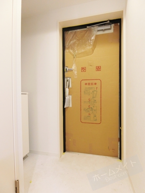 拡大写真:グランエクラ花園町 4階0402の玄関