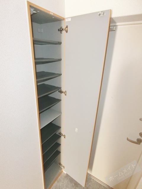 拡大写真:ルフランソレイユ 3階307のシューズボックス