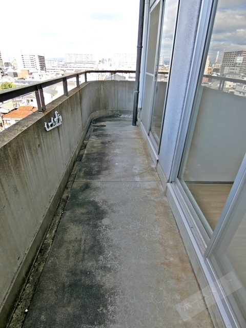 拡大写真:ドリーム中加賀屋 4階402のバルコニー