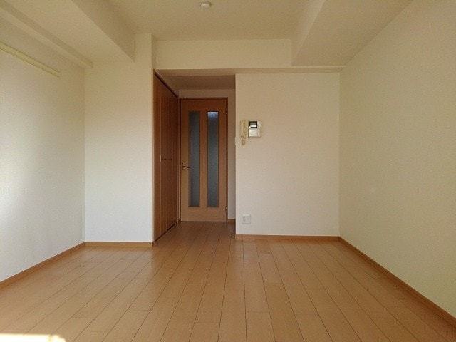 拡大写真：プラウドコート 4階407の内観