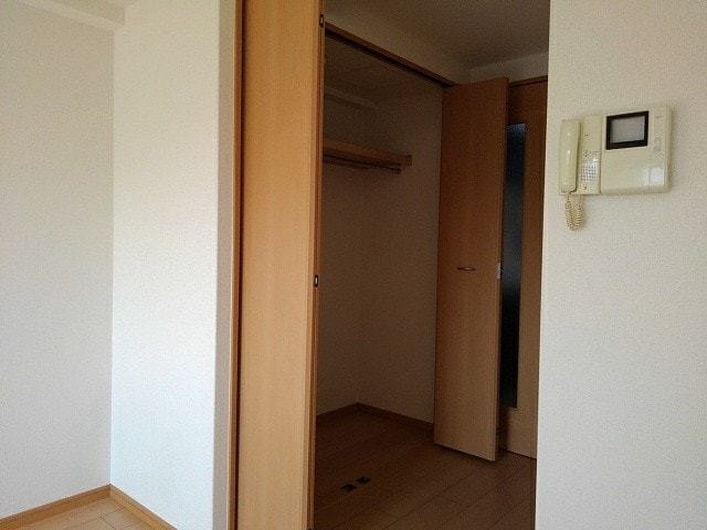 拡大写真：プラウドコート 4階407の内観
